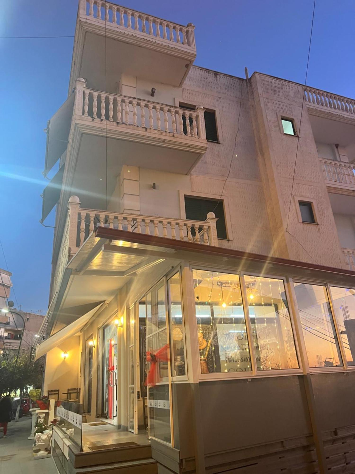 The White Donkey House Appartamento Sarandë
